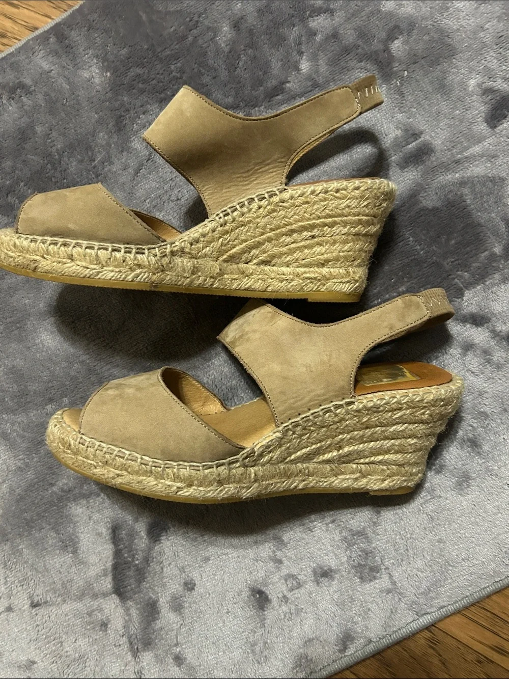Worn Kanna Made In Spain Tan Suede Espadrille Wedge Sandals like new sz 37